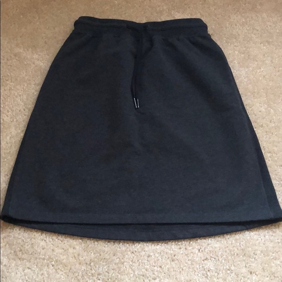 Lululemon Start Anew Skirt *21"
Heathered Black - Picture 4 of 7